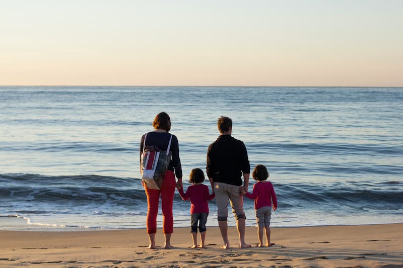 Famille à la plage